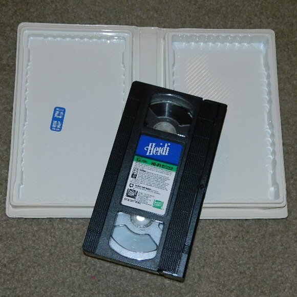 Shirley Temple CURLY TOP and HEIDI VHS Clamshell - Picture 6 of 11